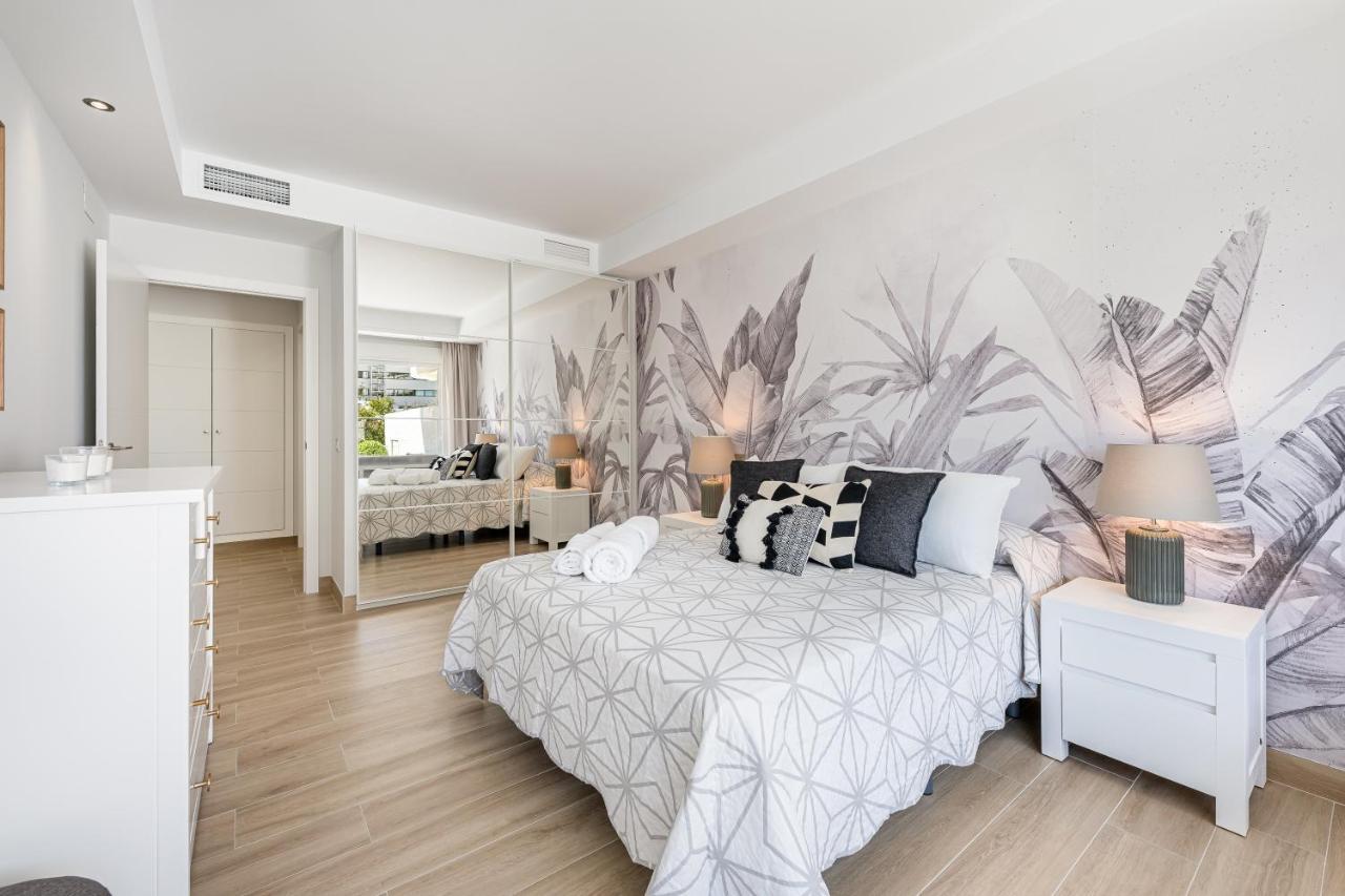 Brandnew Apartment By The Beach Marbella Bagian luar foto